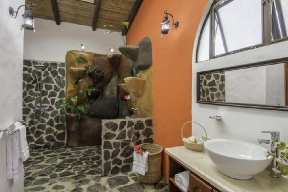 Arenal Two Bedroom Villa - Photo 5