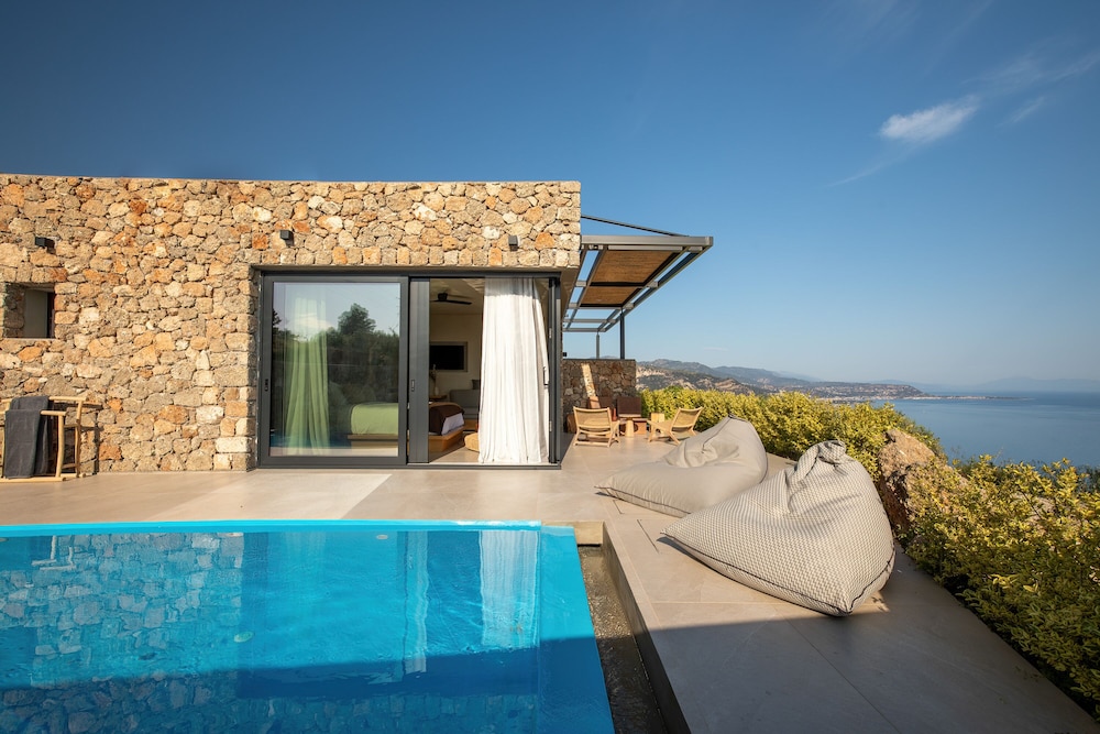 Junior Suite, 1 Bedroom, Private Pool, Sea View - Photo 8