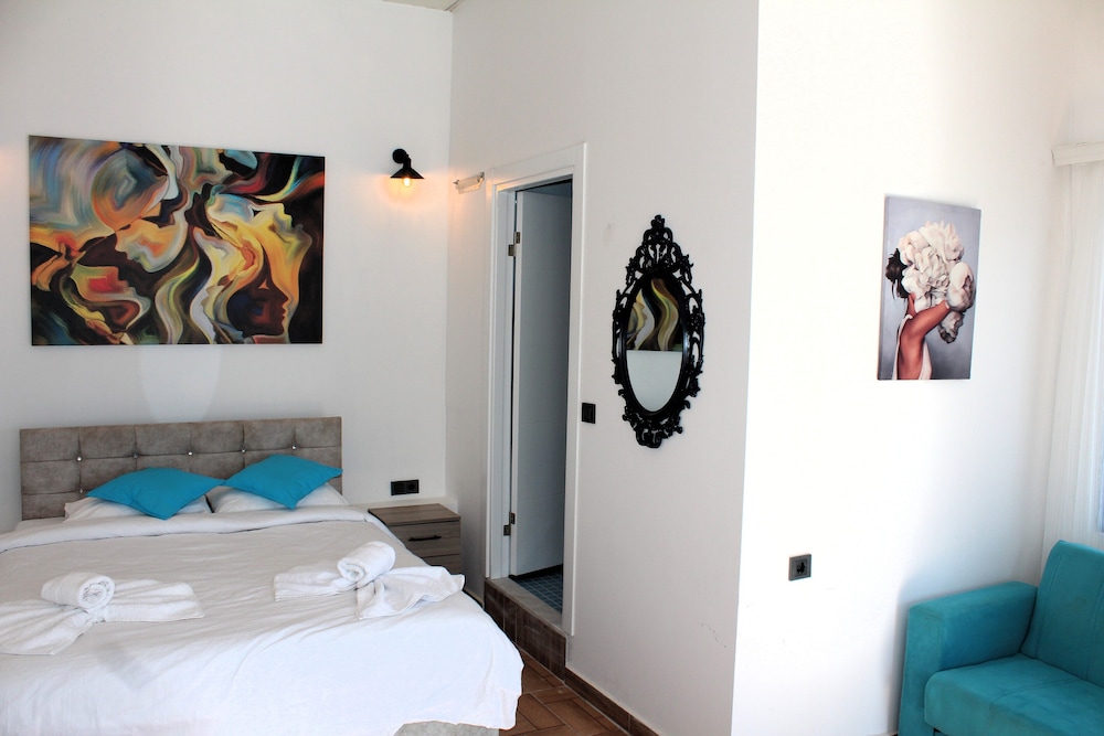 Economy Room, Patio, Garden View