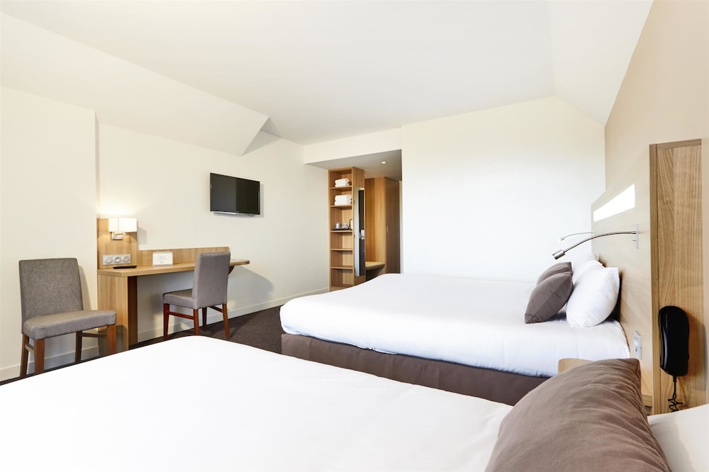 Standard Room, Multiple Beds photo 3