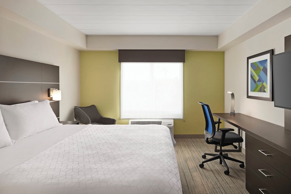 Suite, 1 Bedroom - Photo 2