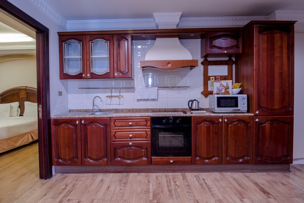Four Seasons Suite - Photo 7