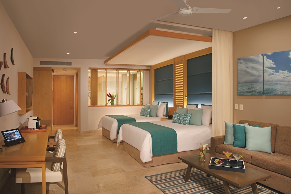 Preferred Club Junior Suite Ocean Front with Private Pool - Two Queen Beds