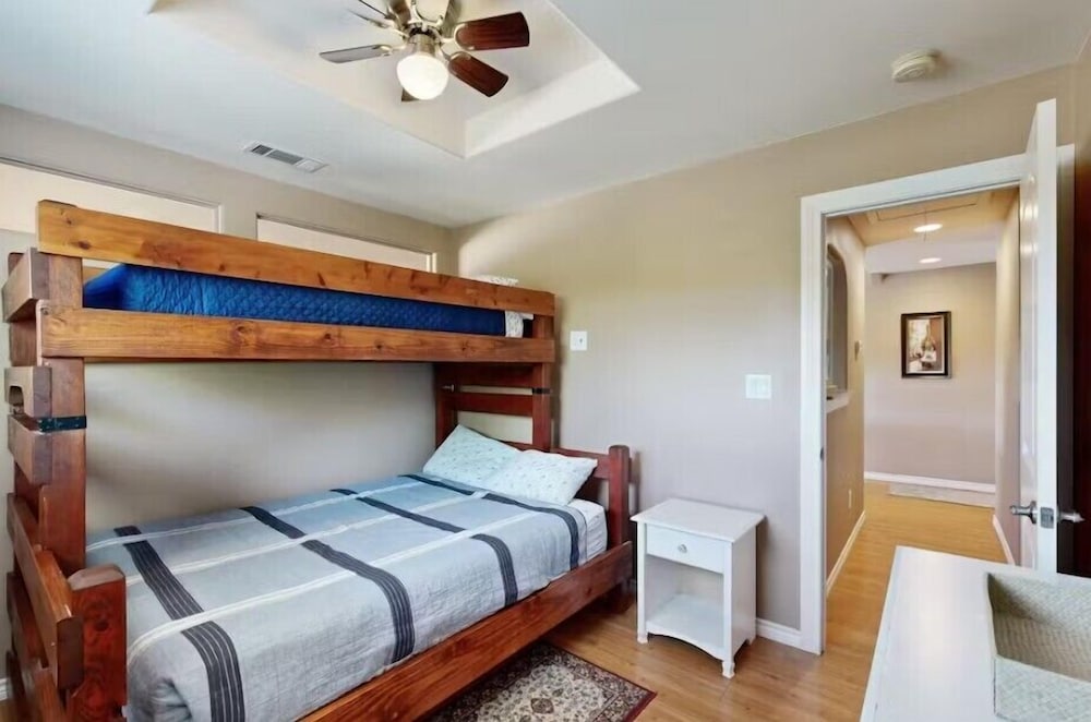 House, Multiple Beds, Balcony photo 2