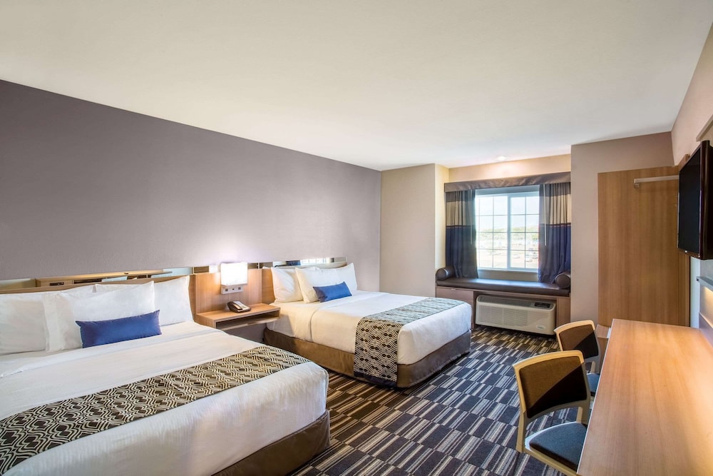 Deluxe Room, 2 Queen Beds, Non Smoking