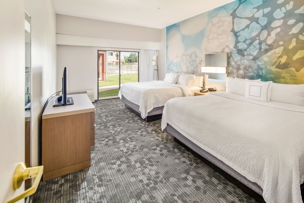 Suite, Multiple Beds - Photo 2
