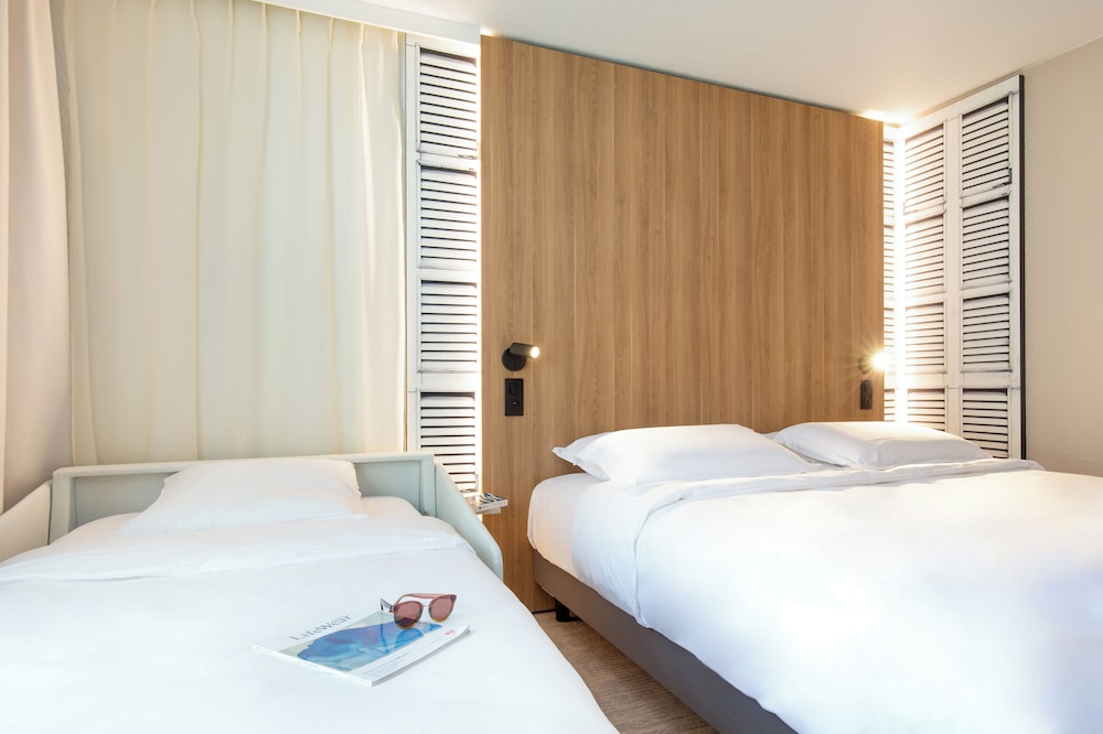 Standard Room, 1 Double Bed with Sofa bed - Photo 5