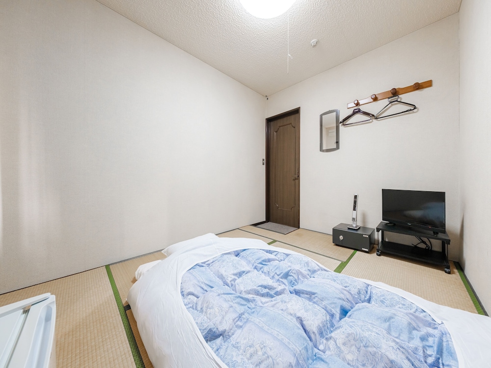 Japanese Room Single Occupancy with Shared Washroom