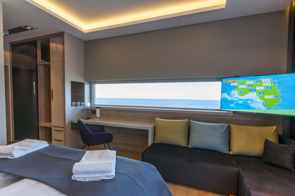 Premium Room, 1 King Bed with Sofa bed, Bay View (sea view - 7)