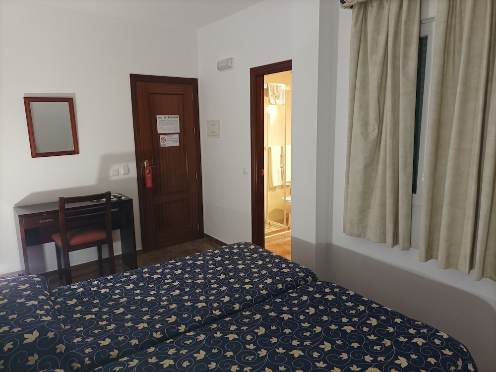 Standard Double or Twin Room, Courtyard View - Photo 5