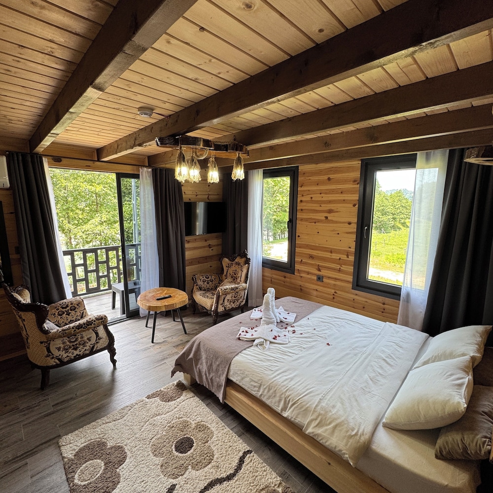 Deluxe Duplex, River View