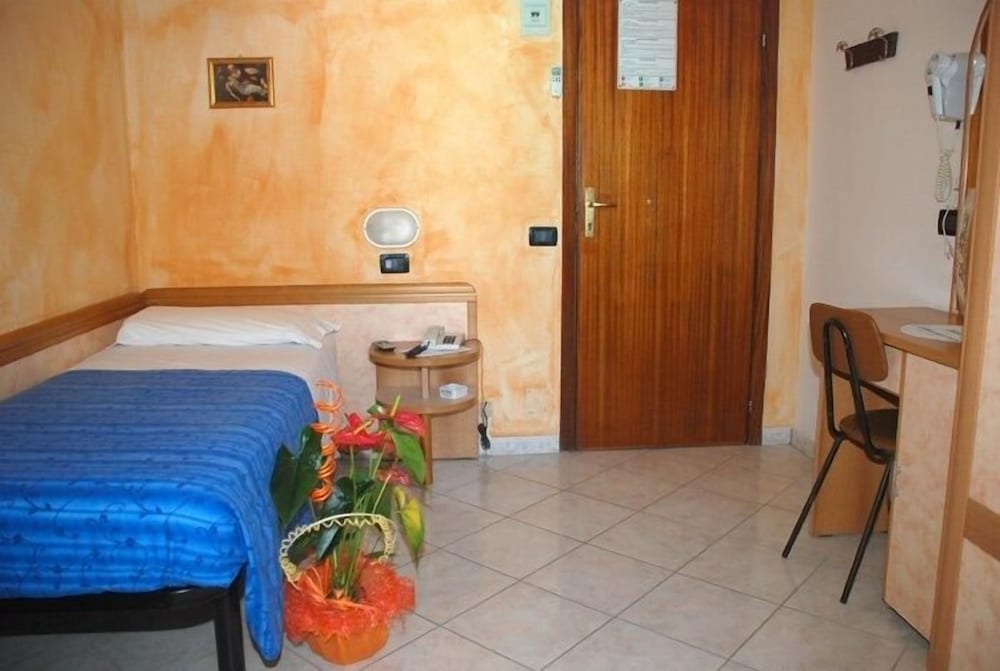 Single Room photo 1