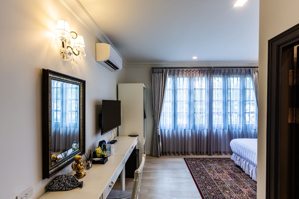 Superior Double Room, 1 Queen Bed, Ensuite - Photo 6