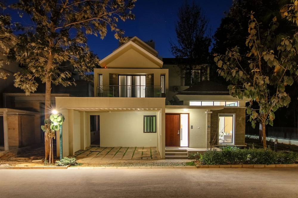 Signature 4 BHK Villa photo 1