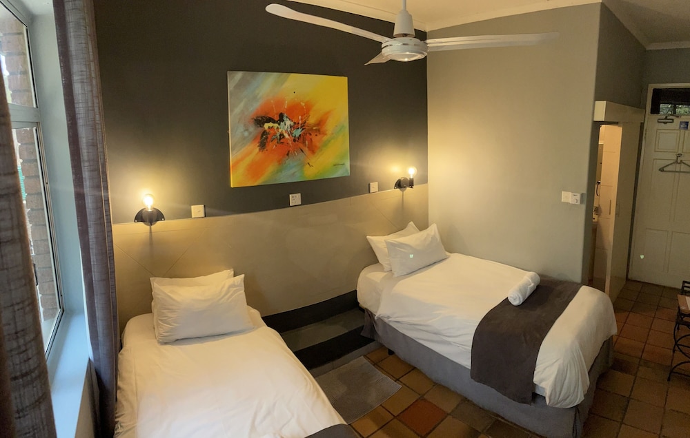 Standard Twin Room photo 3