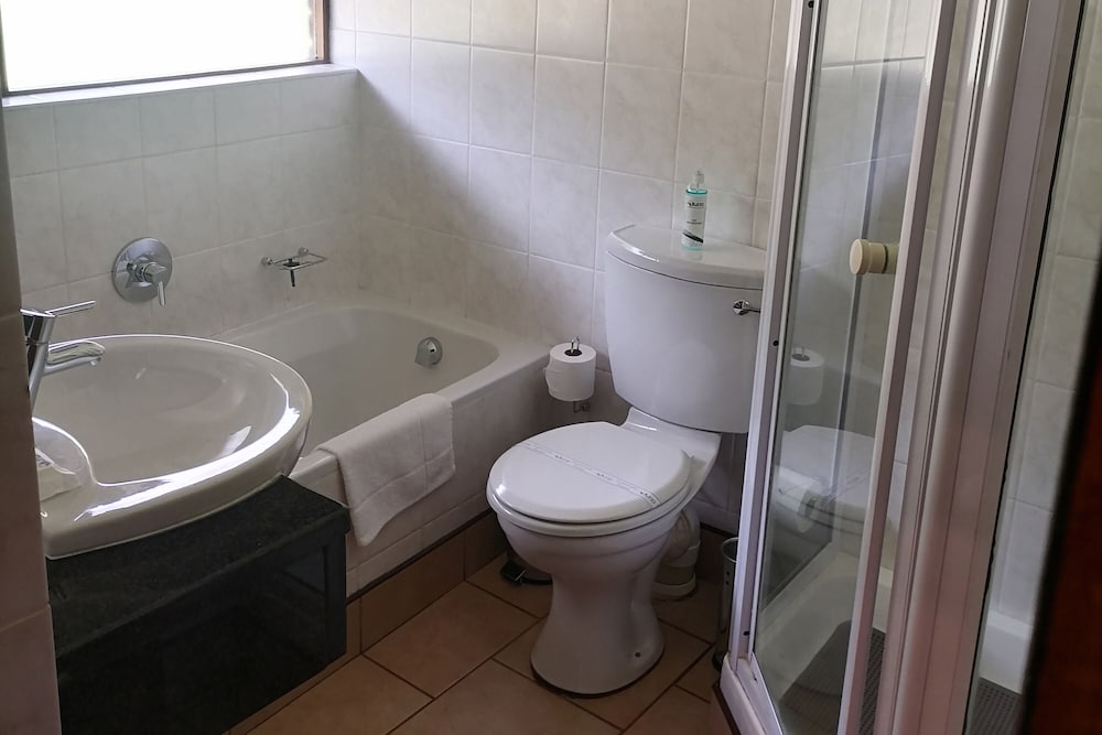 Two Bedroom Duplex with Patio photo 2