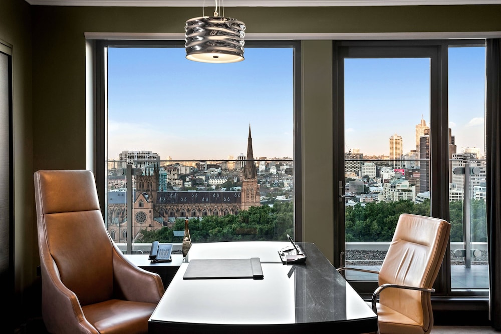 Deluxe Suite, 1 King Bed, Terrace