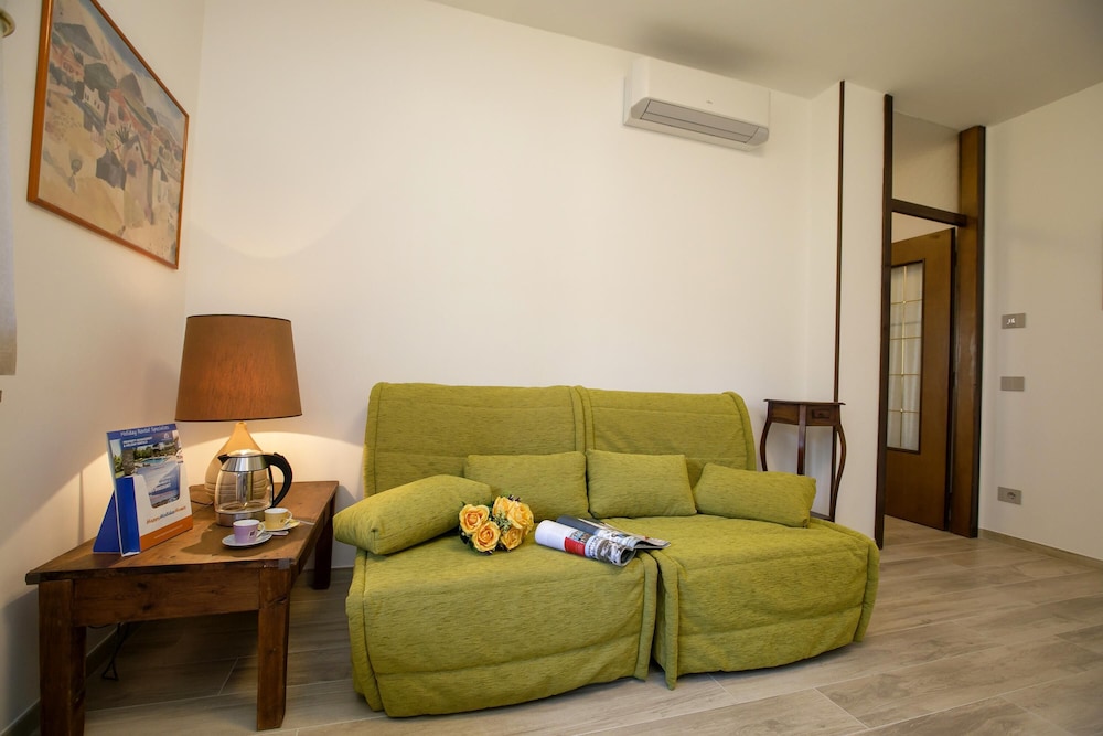 Apartment photo 1