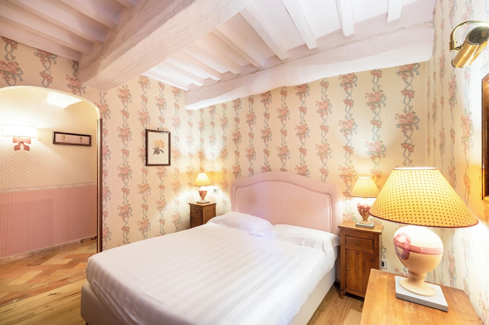 Classic Double Room - Photo 7