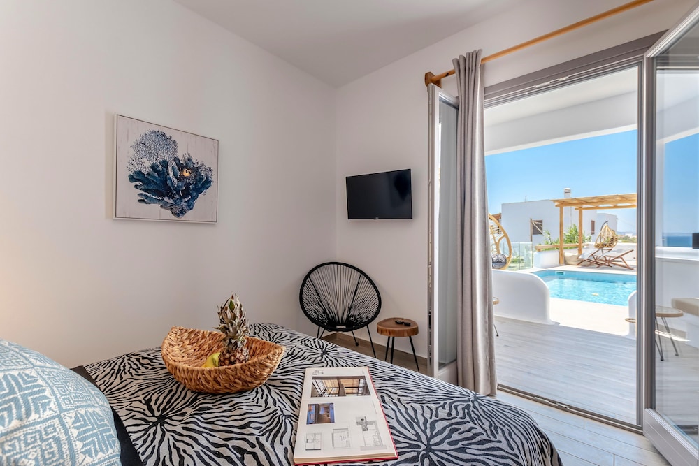 Superior Double Room, Sea View, Poolside