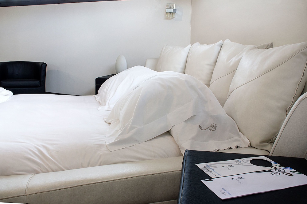 Junior Suite, Jetted Tub photo 2
