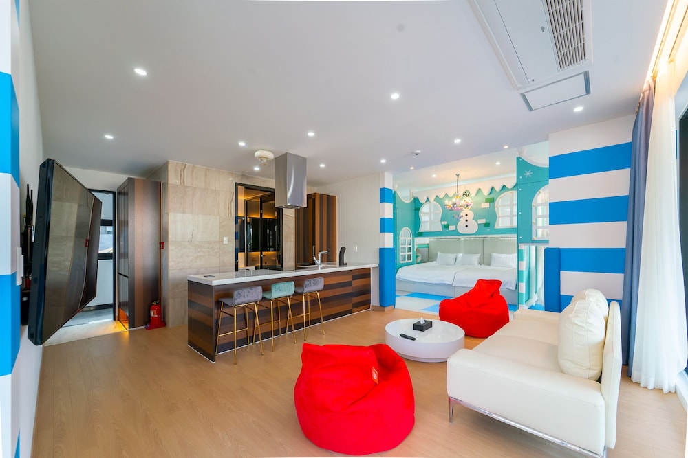 Kids Pool Villa