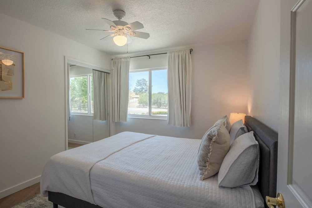 House, Multiple Beds, Hot Tub, Garden View (Olive Ranch House) photo 3