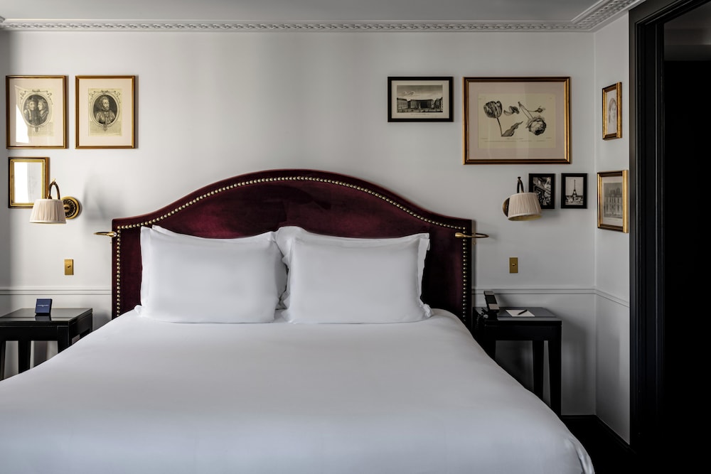Signature Suite (Parisienne) photo 1