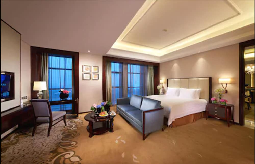 Deluxe Suite photo 1