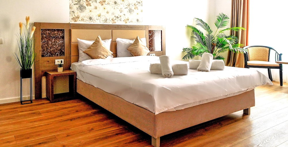 Standard Double Room, 1 Queen Bed