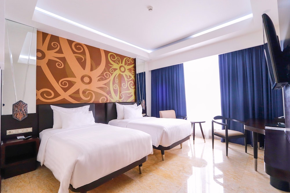 Deluxe Twin Room, Pool View - Photo 1