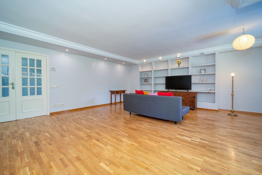 Family Room, Garden View