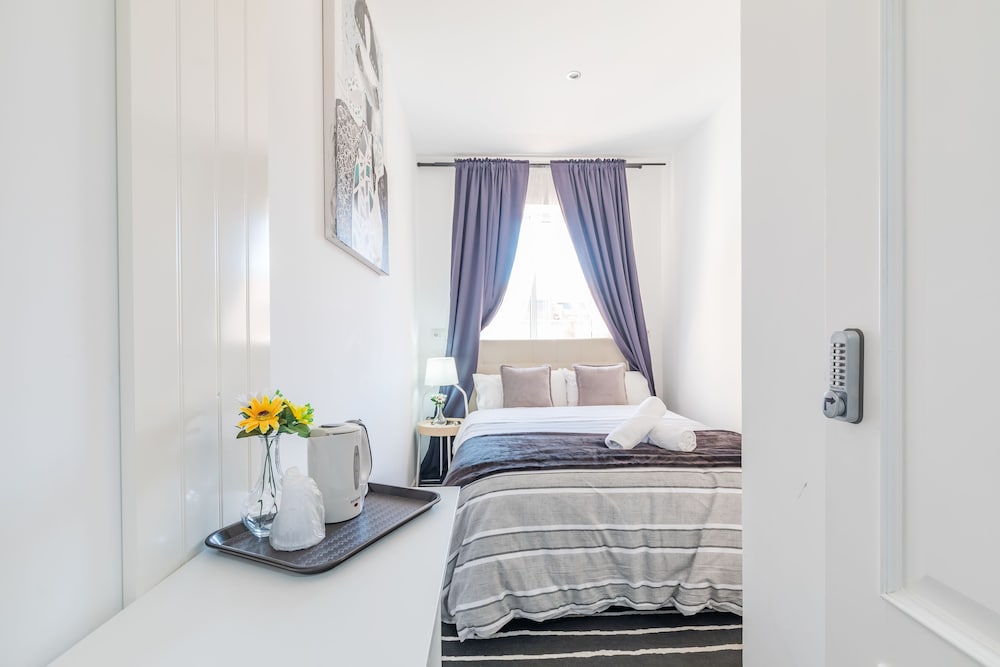 Economy Room, 1 Double Bed, Shared Bathroom