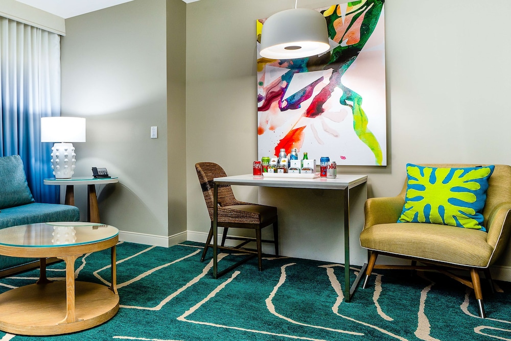 Premium Suite, 1 King Bed, City View (Indulge) - Photo 11