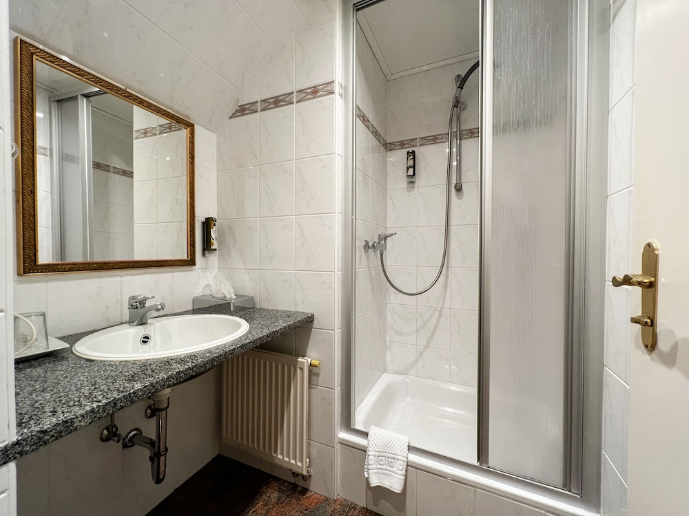 Superior Double Room Single Use photo 3