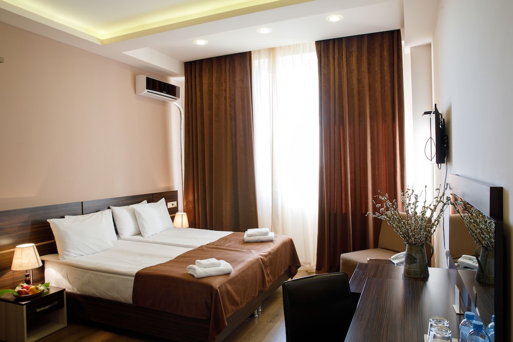 Standard Double Room, 1 Bedroom, Balcony, River View photo 3