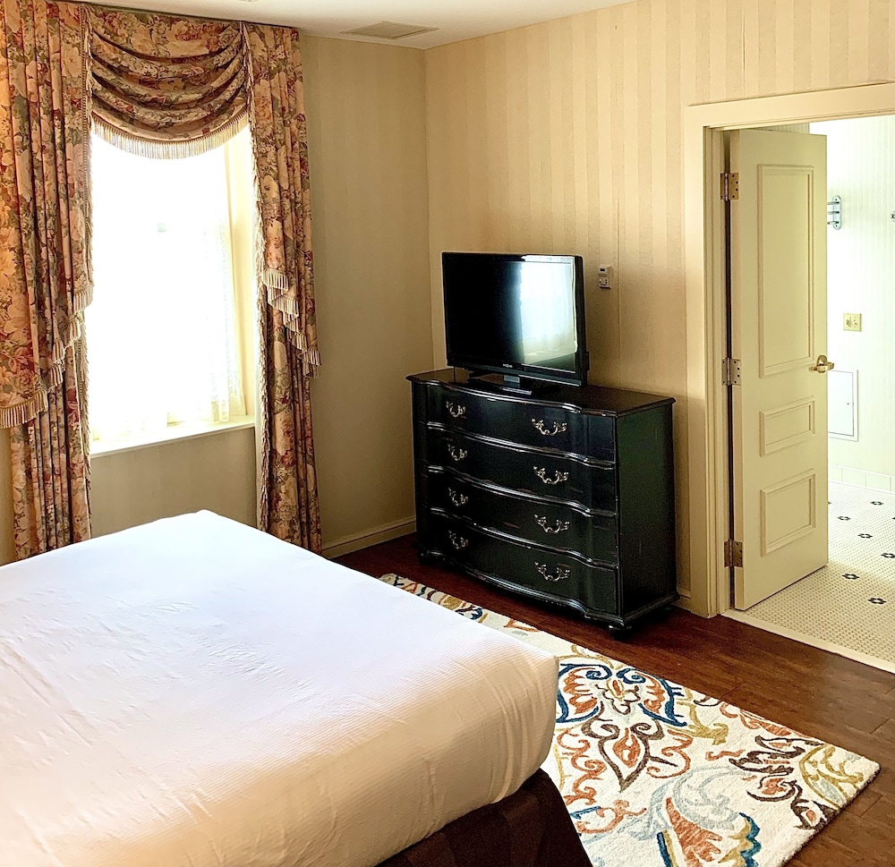 Executive Suite, 1 King Bed (King Executive) photo 2