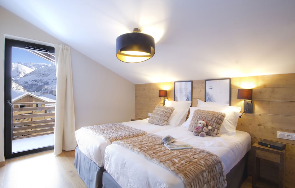 Deluxe Suite - Photo 6