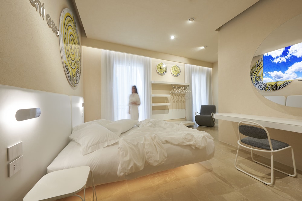 Deluxe Double Room - Photo 1
