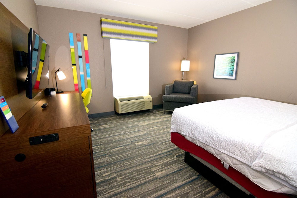 Room, 1 King Bed, Accessible, Non Smoking - Photo 4