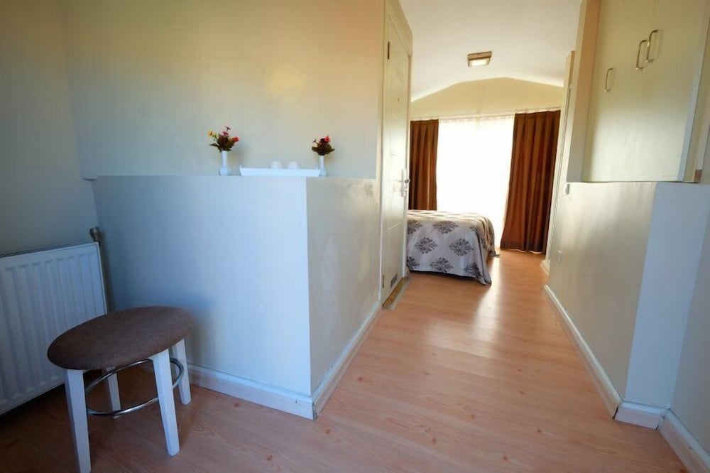 Standard Twin Room photo 2