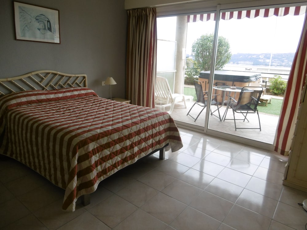 Junior Room, Hot Tub, Garden View photo 1