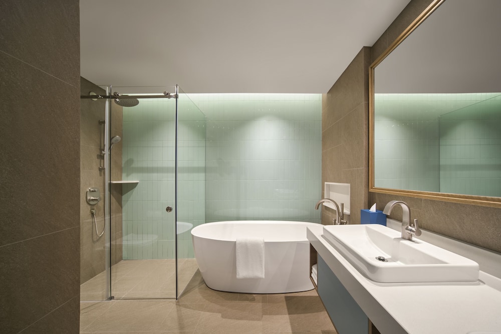 2 Bedroom Panorama Penthouse - Photo 2