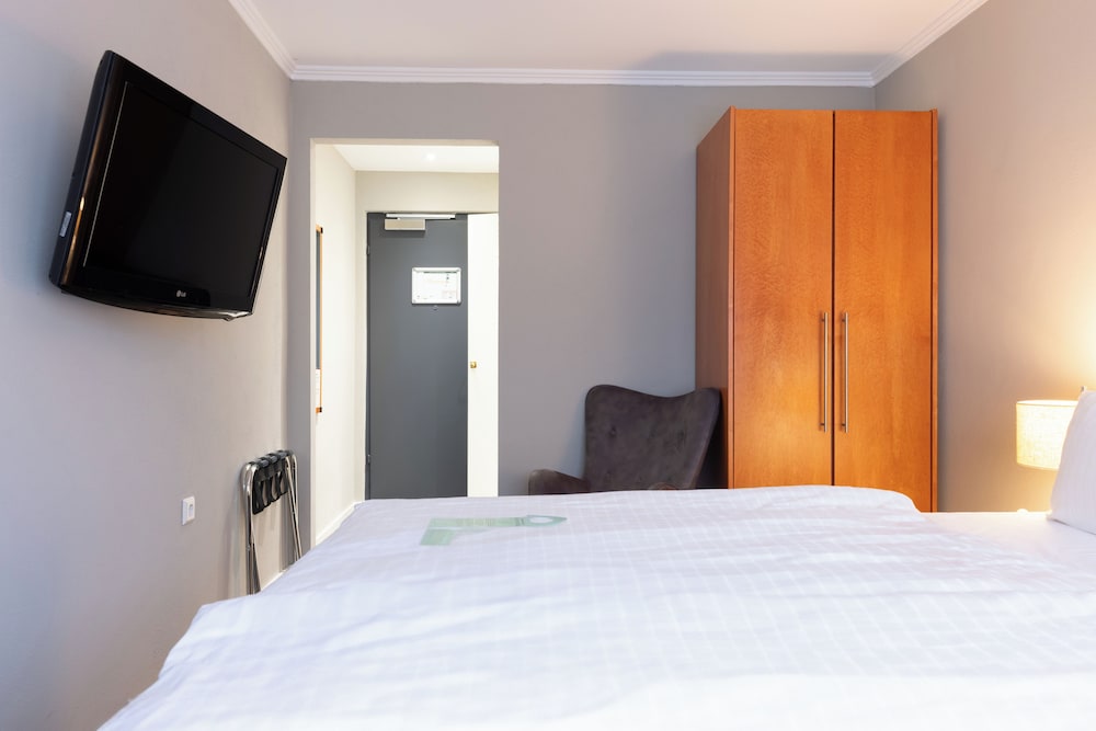 Premium Room, 3 Twin Beds (Annex) - Photo 9