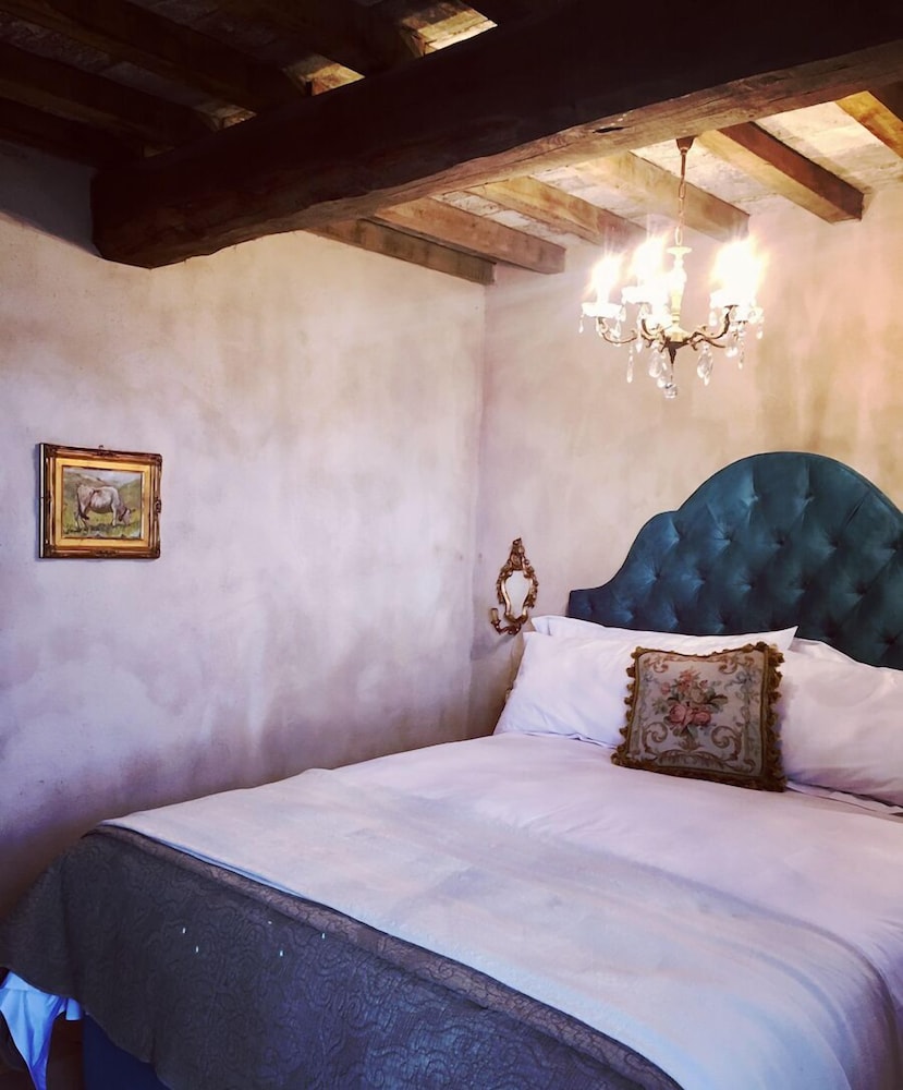 Luxury House, 5 Bedrooms photo 2