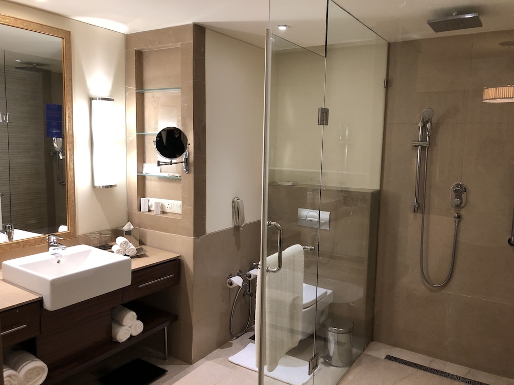 2 Twin Guest Room City View thumbnail 5