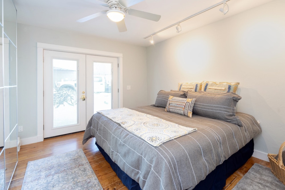 House (1 Bedroom)