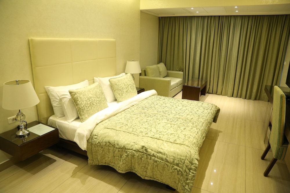 Executive Suite photo 3