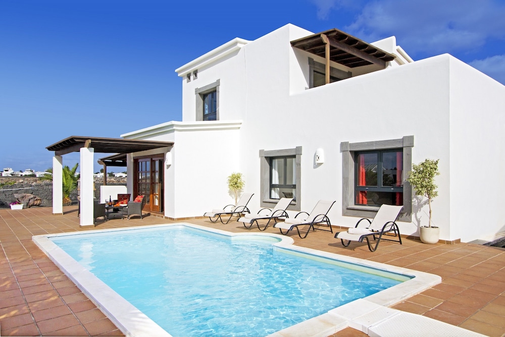 Deluxe Villa (6 people)