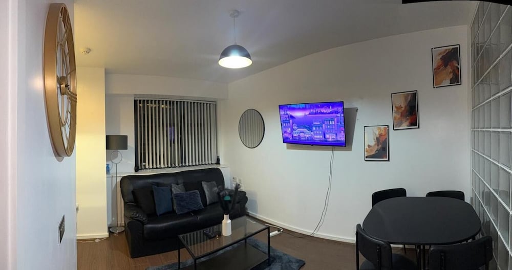 Spacious 3-br Apt in Central, Birmingham, Foto 7